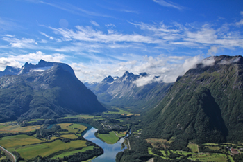 Andalsnes Romsdalseggen Norwegen